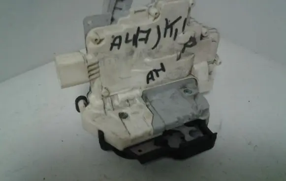 Audi A4 S4 B7 8E 8H Rear door lock 8E2837015AA