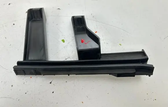 Opel Combo D Front door windshield rail 51810885