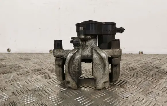 Subaru Forester SK Rear brake caliper 26620SJ010 70632580
