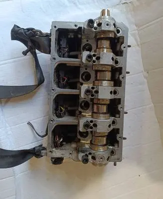 Volkswagen PASSAT B6 Engine head 038103373R