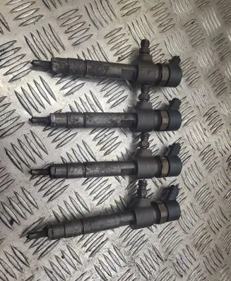 Opel Zafira B Fuel injectors set 0445110165