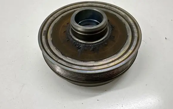 BMW 2 F46 Crankshaft pulley