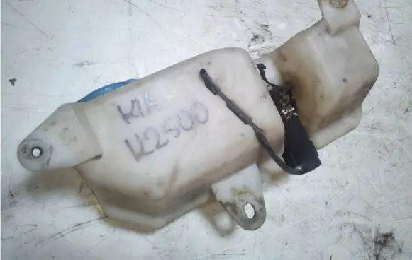 KIA K2500, K2700, K3000 Windshield washer fluid reservoir/tank 0K60A67480J