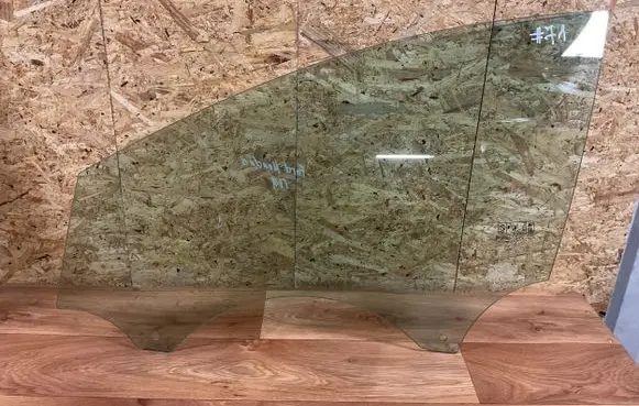 Ford Mondeo MK IV Front door window glass four-door 7S71A21411A 43R000677 DOT39AS2M35