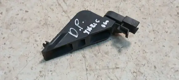 Toyota Yaris Fender mounting bracket 390W1