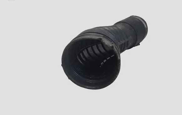 Volvo XC60 Intercooler hose/pipe 6898050