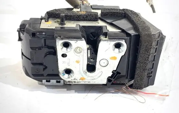 Nissan Qashqai Rear door lock 