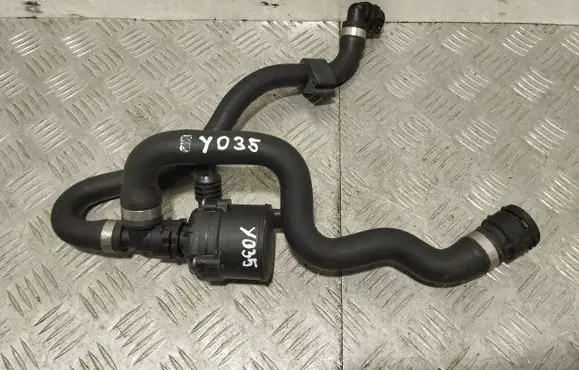 Mercedes-Benz C W206 Water pump A0005007600
