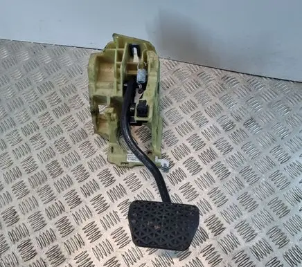 BMW 5 E60 E61 Brake pedal 676922103 4010613