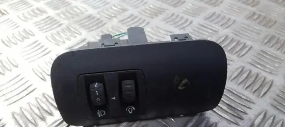 Renault Megane II Headlight level height control switch 8200176081