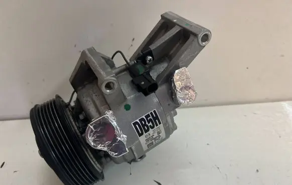 Mazda 2 Air conditioning (A/C) compressor (pump) DB5H61450