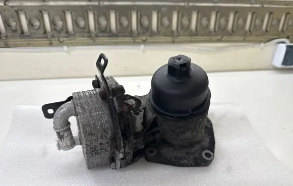 Peugeot 4007 Oil filter mounting bracket 9682632980