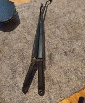 Ford Focus Front wiper blade arm XS4117526BC XS4117527AB