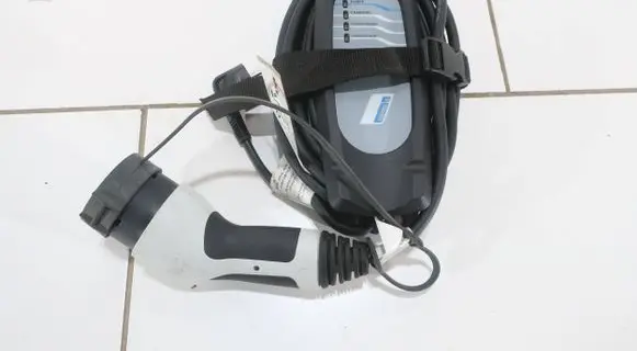 BMW i3 Battery charger (optional) 