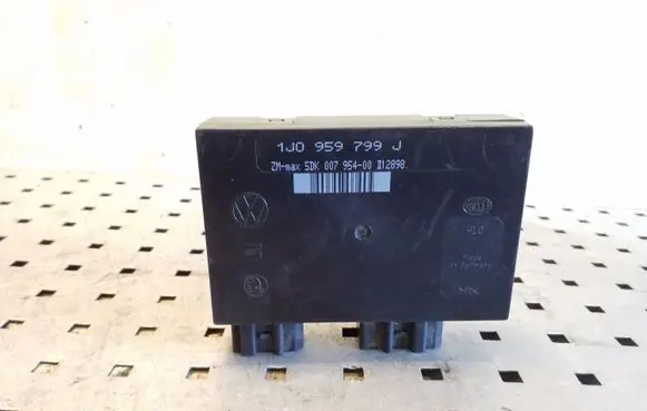 Volkswagen Golf IV Comfort/convenience module 1J0959799J 5DK00795400