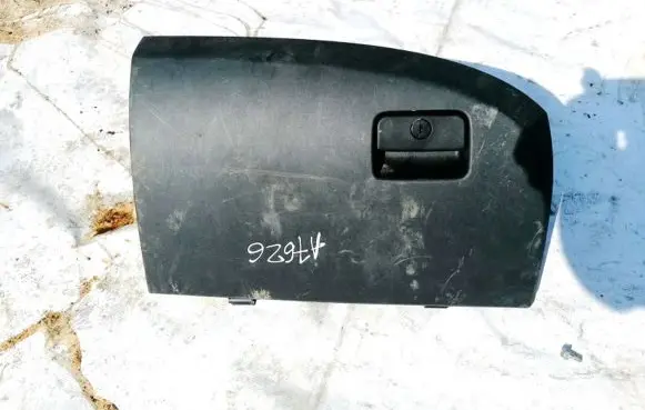 Mitsubishi Outlander Glove box