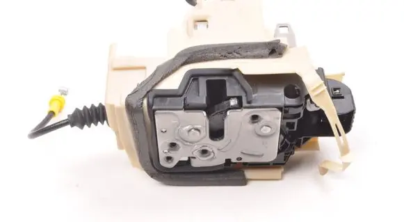 Volvo V60 Rear door lock 32131412