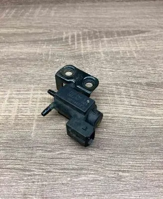 BMW 3 E90 E91 Turbo solenoid valve 1742712 72234100