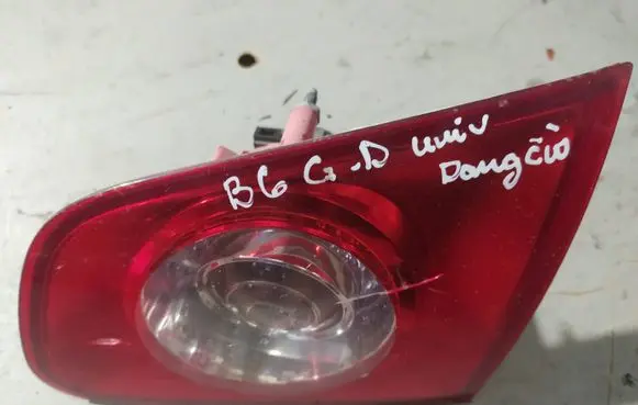 Volkswagen PASSAT B6 Tailgate rear/tail lights 3C9945094