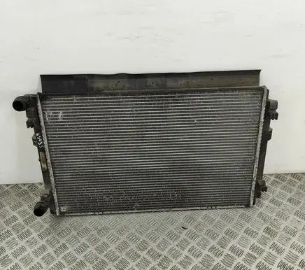 Volkswagen PASSAT B8 Coolant radiator 5Q0121251GQ