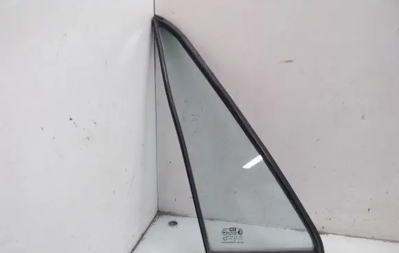 Hyundai Galloper Front door vent window glass four-door 43R001235