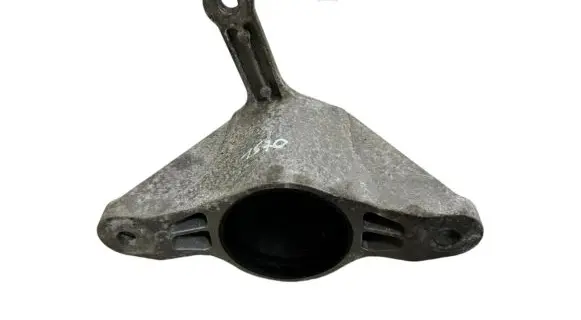 KIA Soul Engine mount bracket