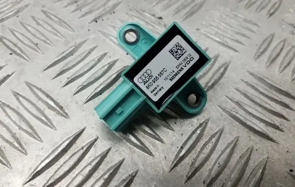 Audi A4 S4 B8 8K Airbag deployment crash/impact sensor 8K0955557C