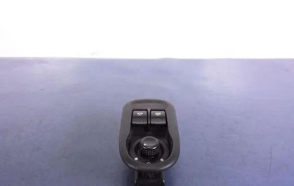 Renault Master III Electric window control switch 8200637849