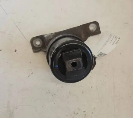 Engine mount bracket