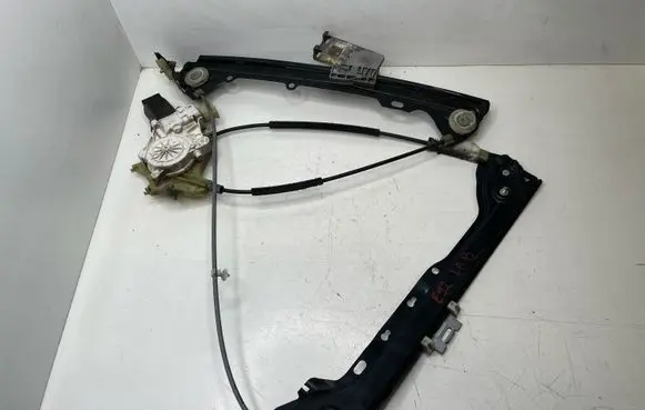 BMW 3 E92 E93 Front door window regulator with motor 7193456 7191113