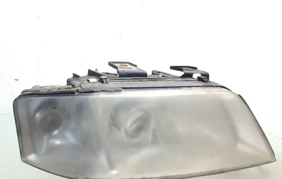 Audi A6 S6 C5 4B Headlight/headlamp 14847400
