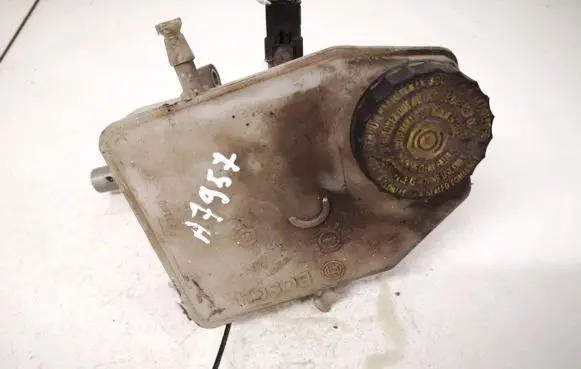 Peugeot 807 Brake fluid reservoir 