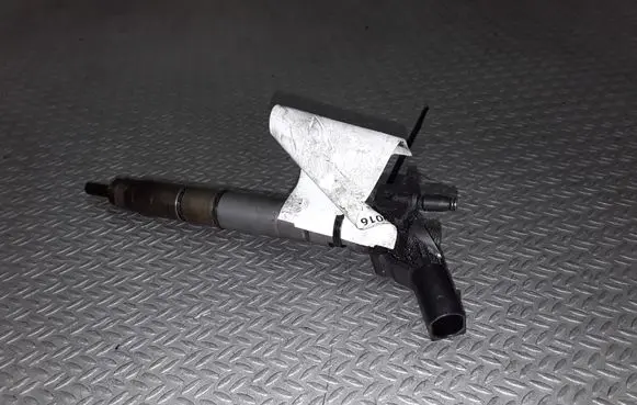 Audi A8 S8 D3 4E Fuel injector 059130277Q 0445115004
