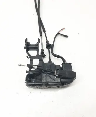 Hyundai Santa Fe Front door lock 813202B030