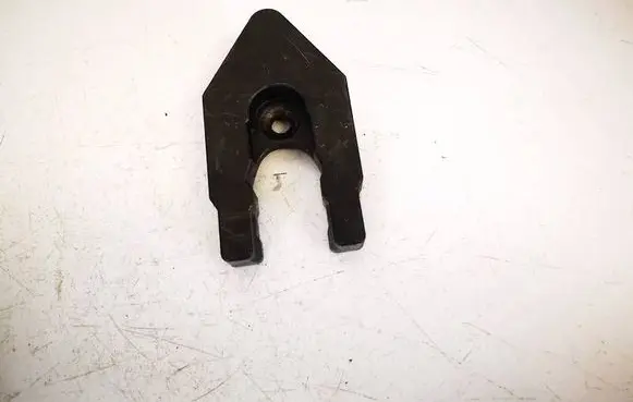 Nissan X-Trail T30 Fuel Injector clamp holder 