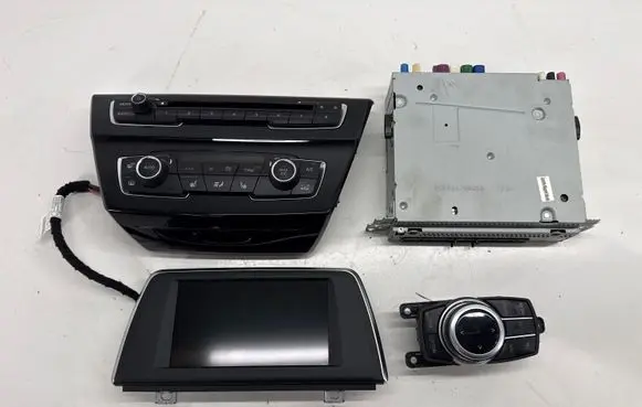 BMW X1 F48 F49 Audio system kit 9371456 6820848 9371462