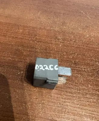 Mercedes-Benz B W245 Other relay A0025422619 D2266