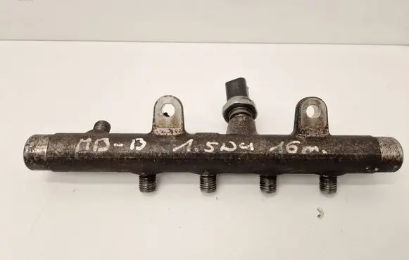 Mercedes-Benz A W176 Fuel main line pipe A2C53367836 175218188R 5WS40936