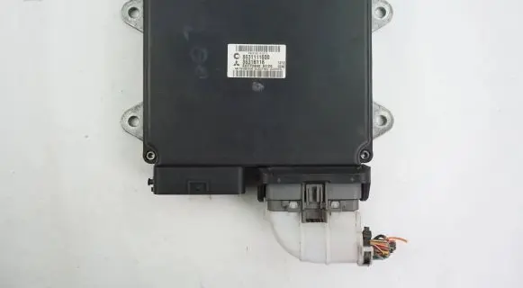 Mitsubishi Colt Engine control unit/module 8631B116 8631111600