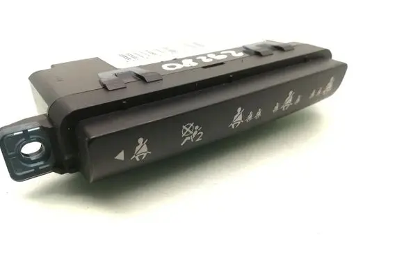 Nissan Qashqai Passenger airbag on/off switch 