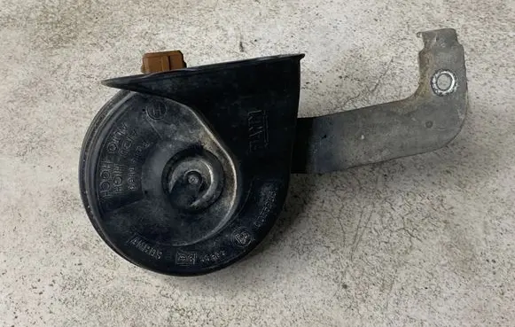 Volvo V50 Horn signal 0055306
