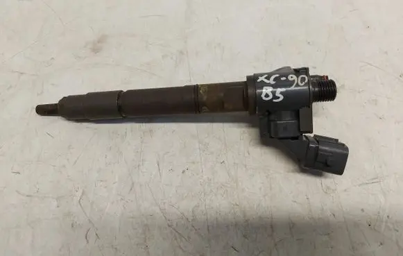 Volvo XC90 Fuel injector 32140080-JLK01