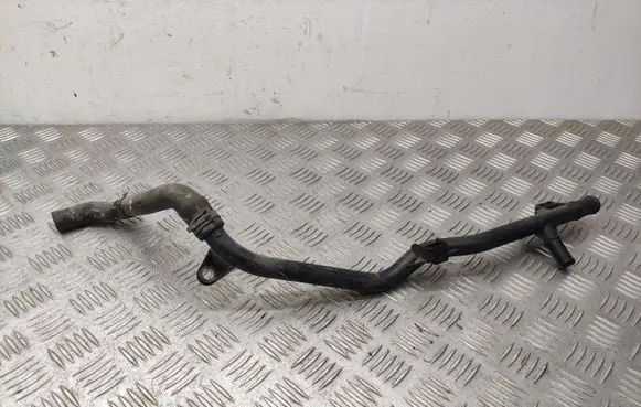 Volkswagen Golf VII Engine coolant pipe/hose 04C121070B