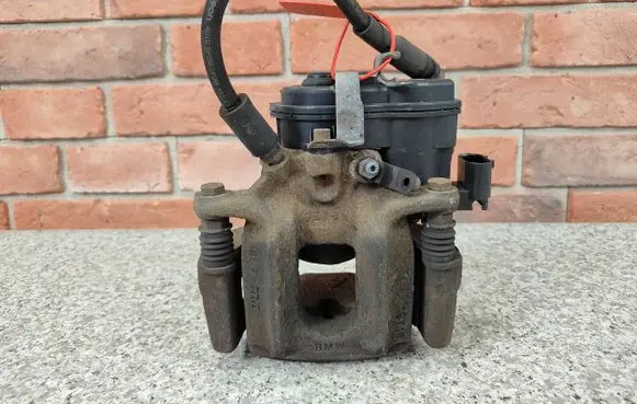 BMW X3 F25 Rear brake caliper 6791017