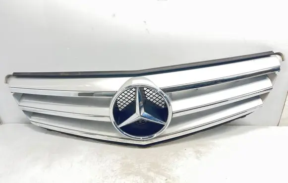 Mercedes-Benz C W204 Front bumper upper radiator grill A2048800023