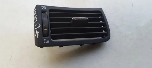 Toyota Avensis T250 Dash center air vent grill