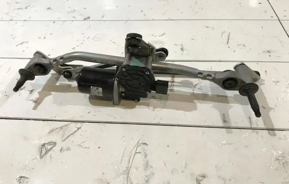 Audi Q2 - Front wiper linkage 81B955119