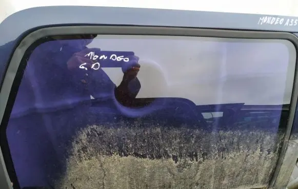 Ford Mondeo MK II Rear door window glass