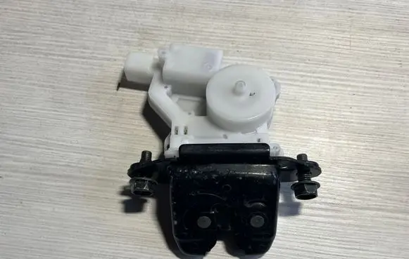 Renault Kadjar Rear door lock