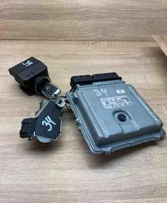 Mercedes-Benz E W211 Engine ECU kit and lock set A6421502826 A2115452308